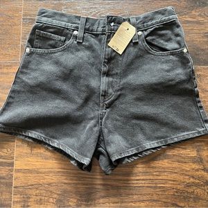 Womens Levis High Waisted Moms Shorts - Size 28 - BNWT